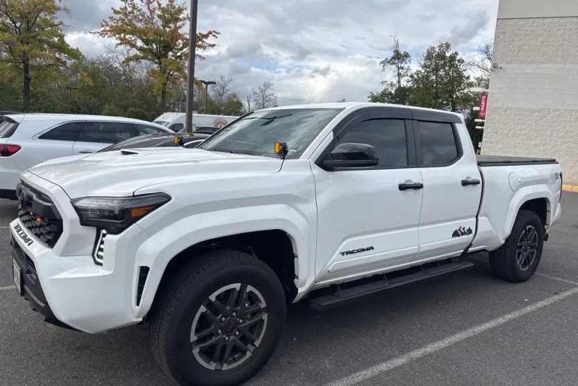 2024 Toyota Tacoma TRD Sport photo 1