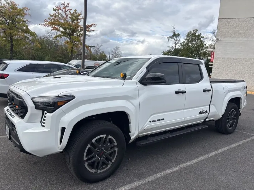 2024 Toyota Tacoma TRD Sport photo 1