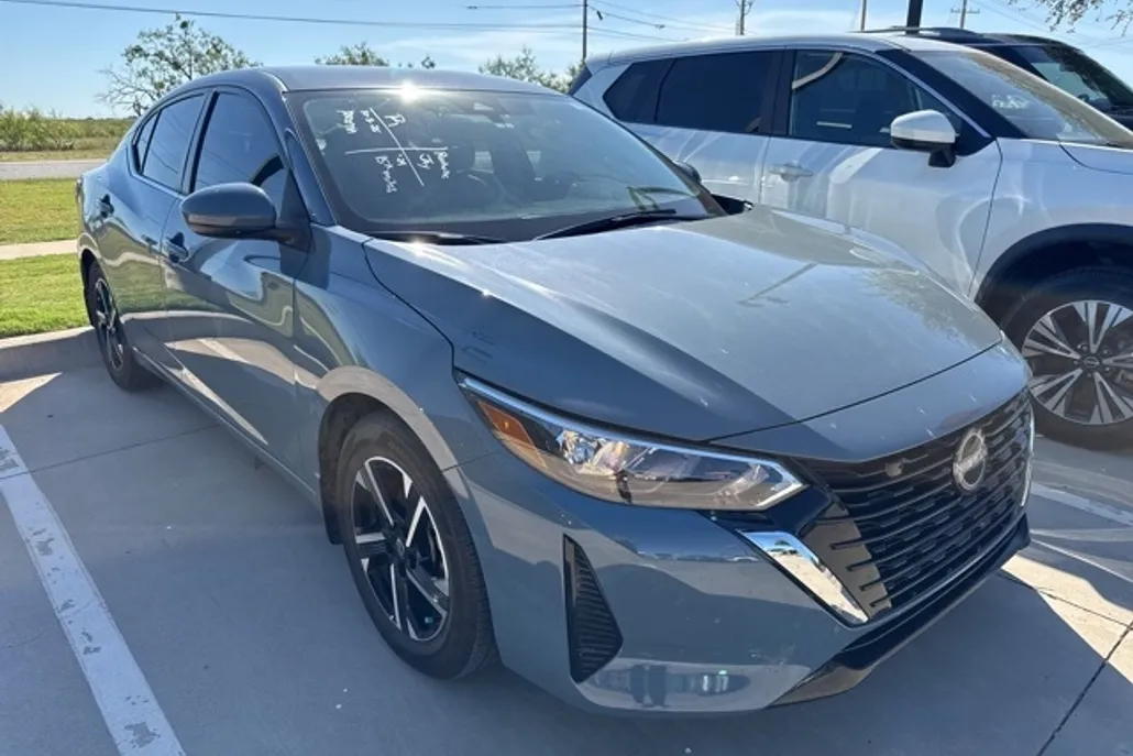 2024 Nissan Sentra SV photo 1
