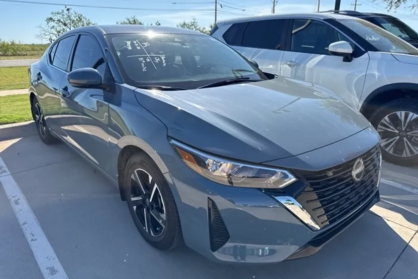 2024 Nissan Sentra SV photo 1