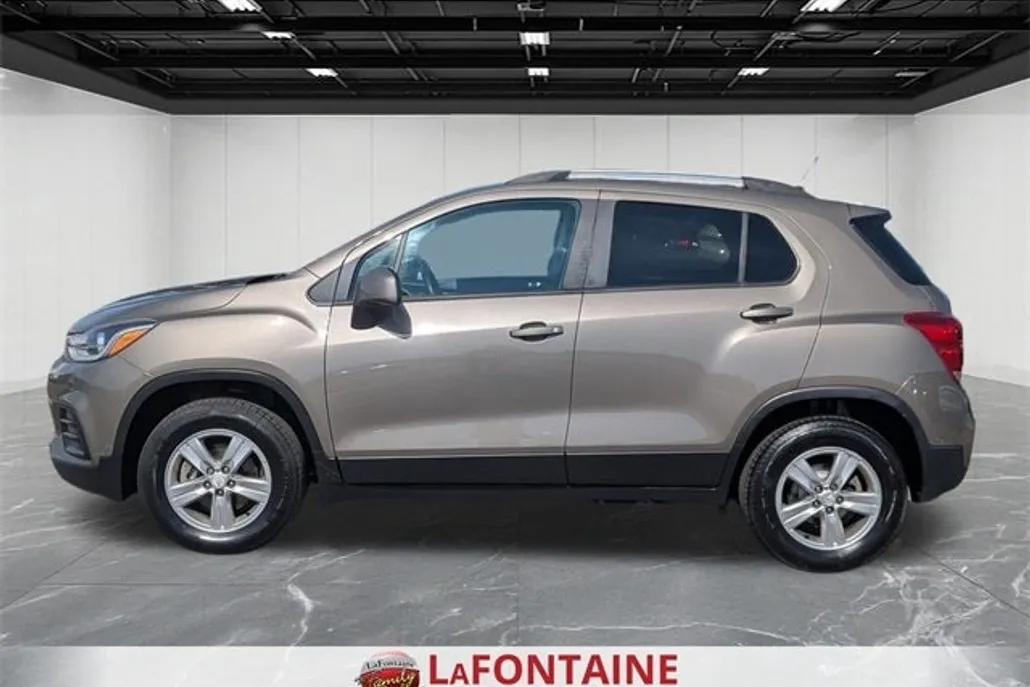 2021 Chevrolet Trax LT photo 1