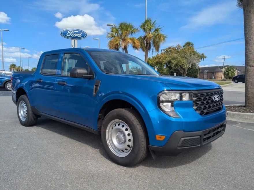 2025 Ford Maverick XL photo 1
