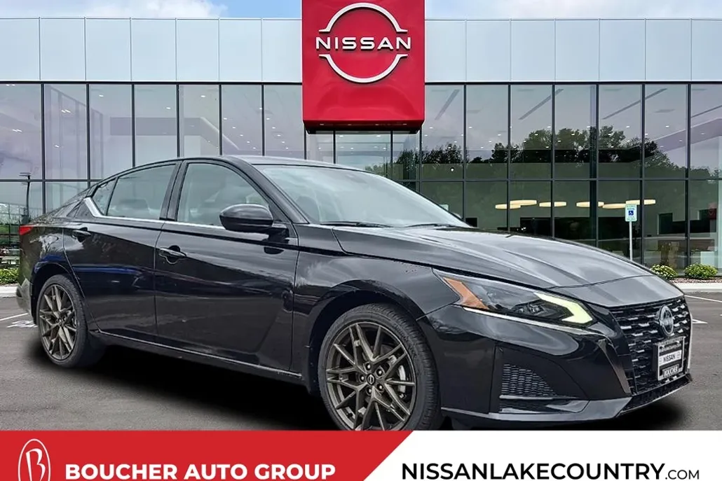 2025 Nissan Altima SR photo 1