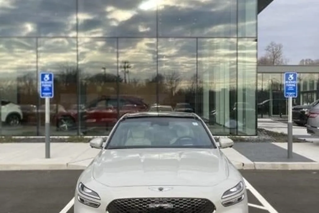 2025 Genesis G70 3.3T Sport Prestige photo 1