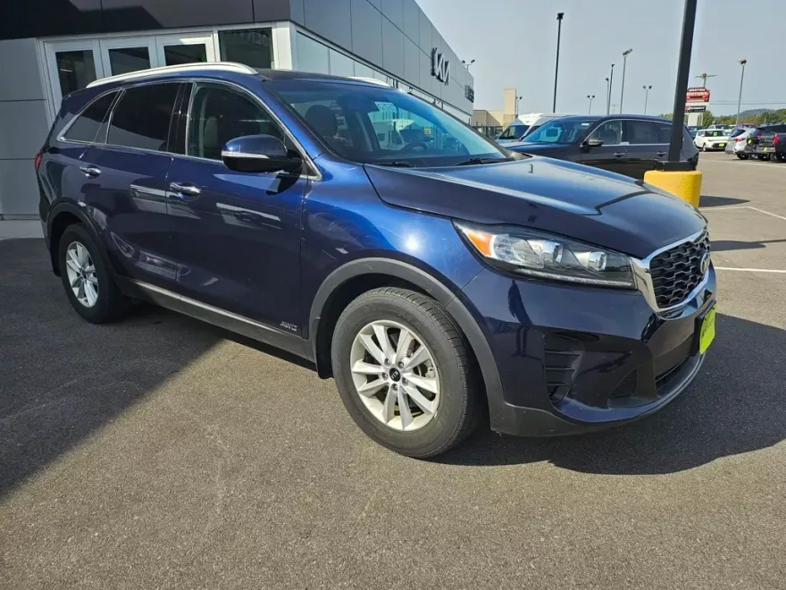 2019 Kia Sorento LX photo 1