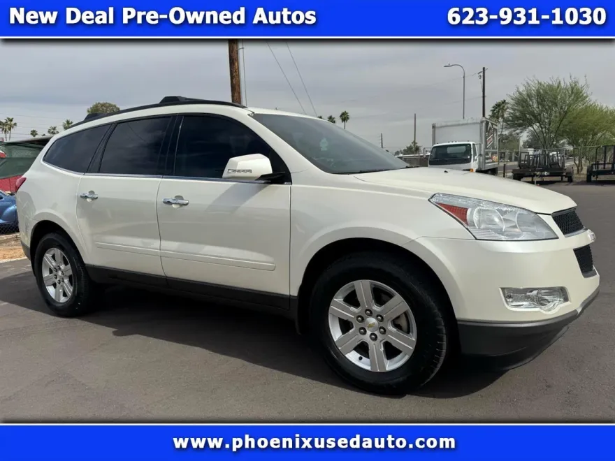 2012 Chevrolet Traverse 2LT photo 1