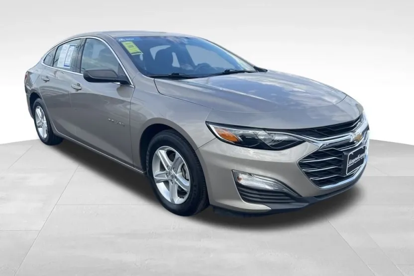 2023 Chevrolet Malibu LS photo 1