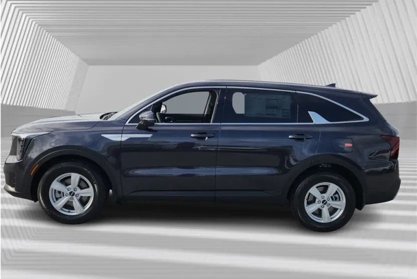 2025 Kia Sorento LX photo 1