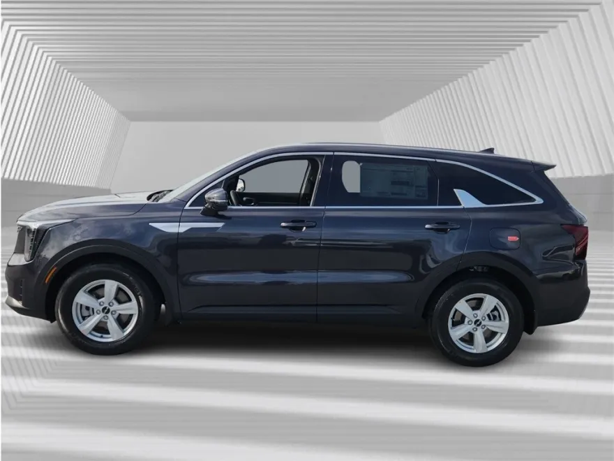 2025 Kia Sorento LX photo 1