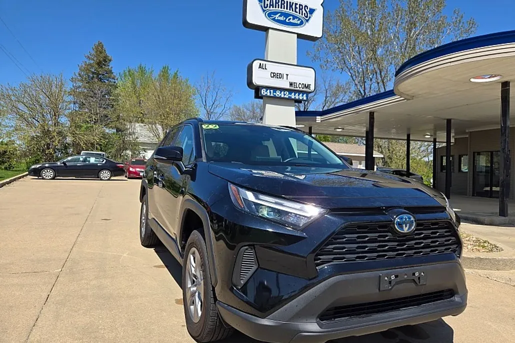 2022 Toyota RAV4 Hybrid XLE photo 1