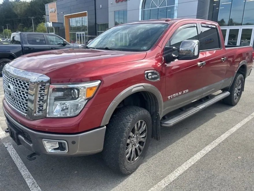 2016 Nissan Titan Platinum Reserve photo 1