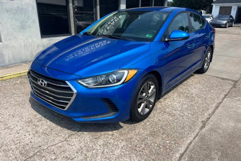 2018 Hyundai Elantra SEL photo 1