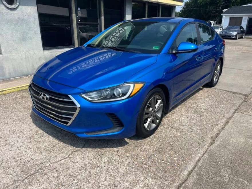 2018 Hyundai Elantra SEL photo 1