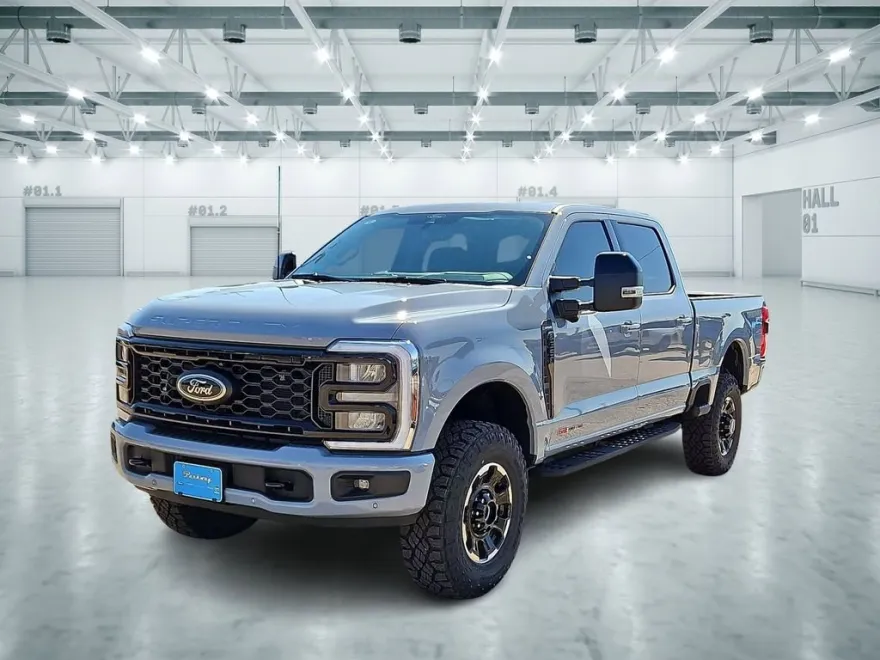 2025 Ford F-350 Lariat photo 1