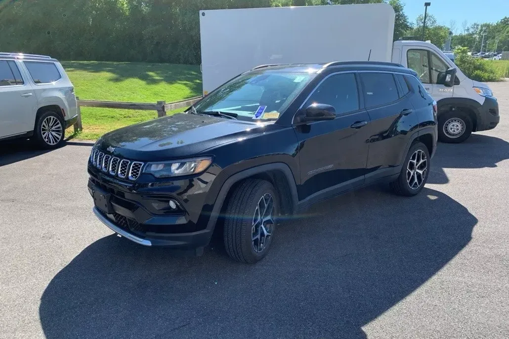 2025 Jeep Compass Limited photo 1