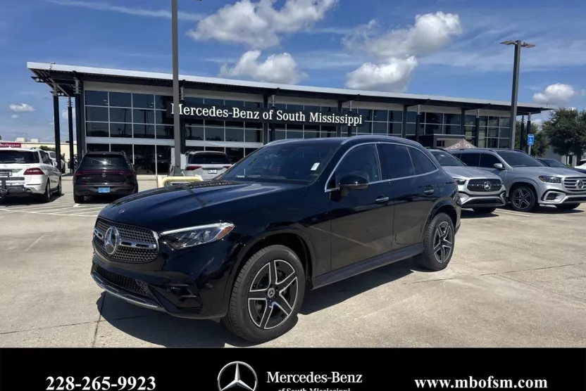2026 Mercedes Benz GLC 300 4MATIC photo 1