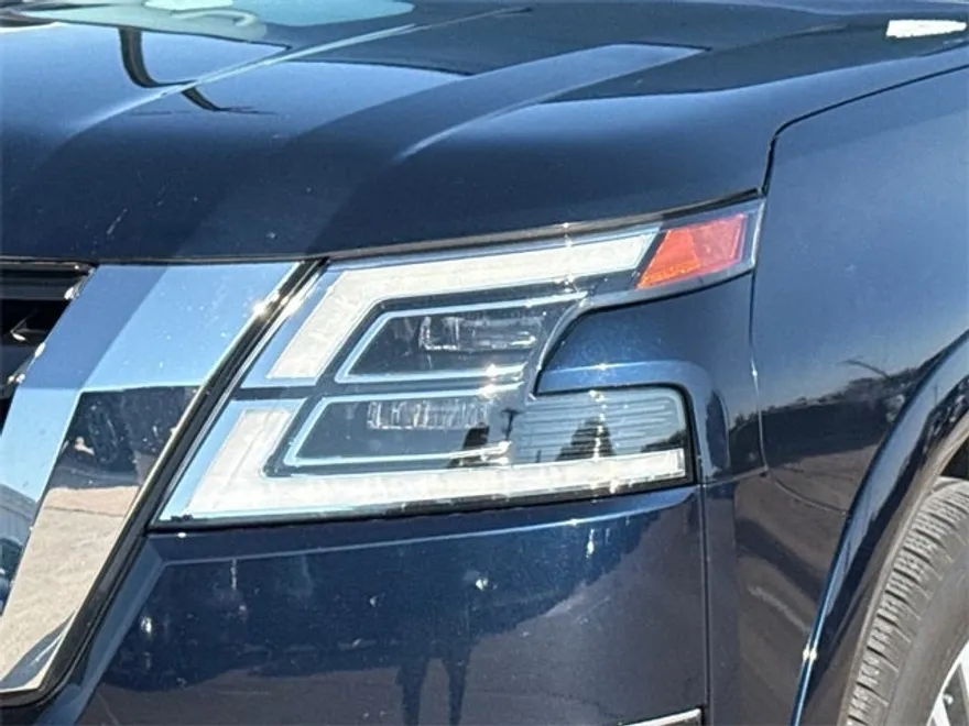 2023 Nissan Armada SL photo 1