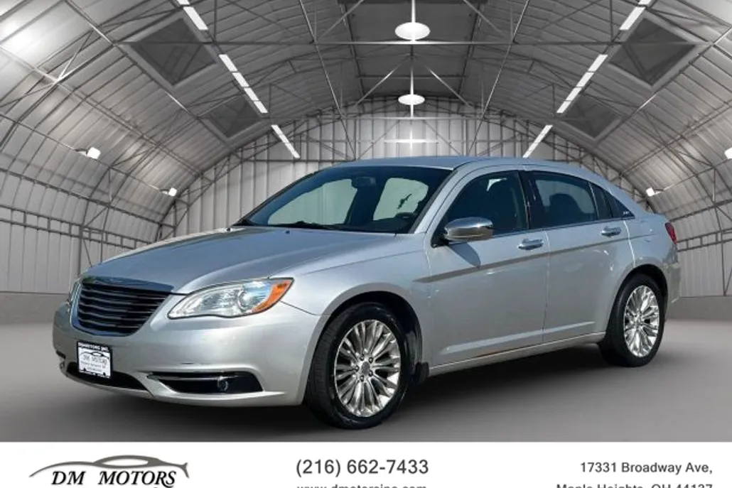 2012 Chrysler 200 Limited photo 1