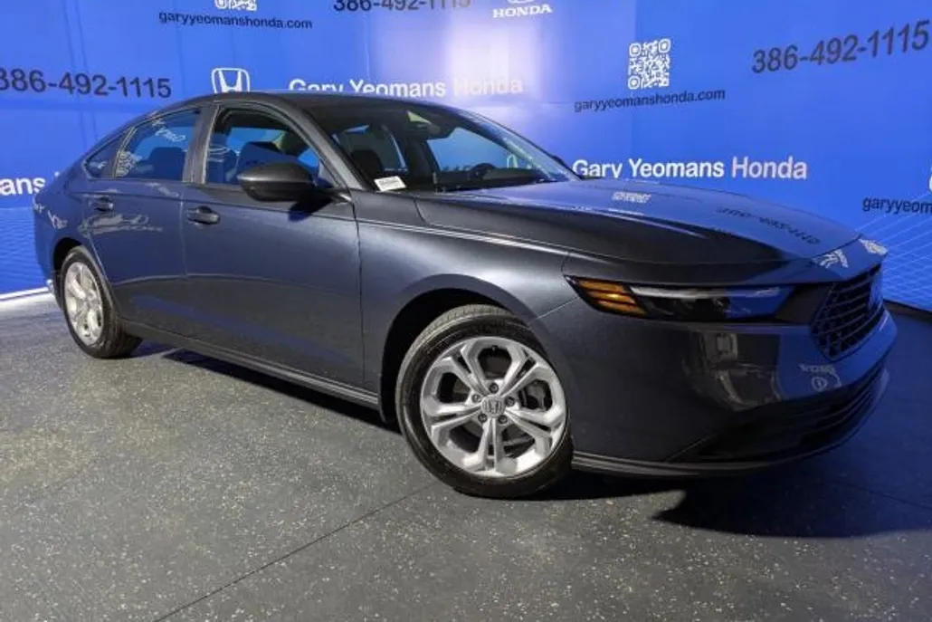 2025 Honda Accord LX photo 1