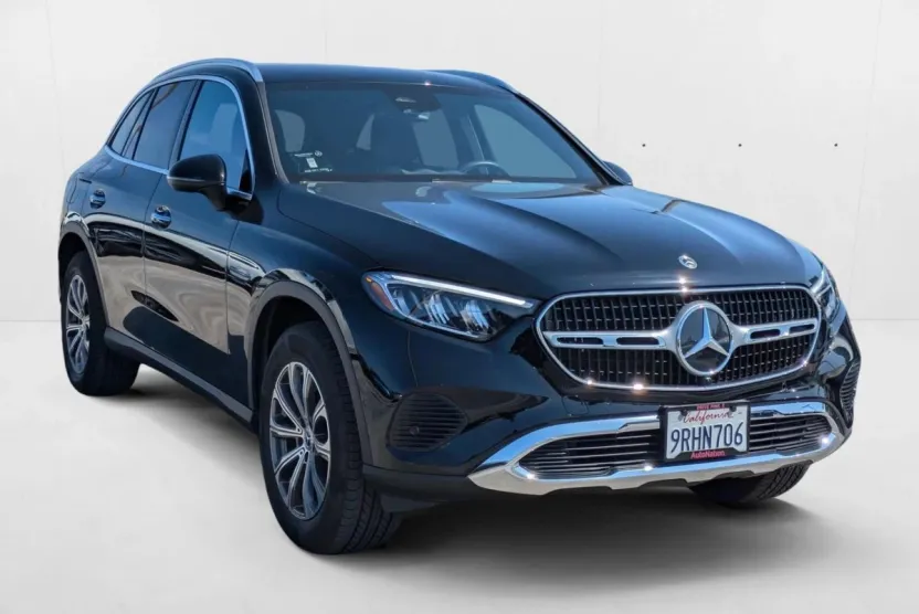 2025 Mercedes Benz GLC 300 photo 1