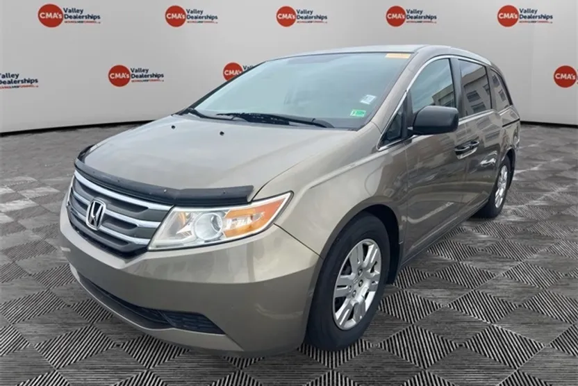 2012 Honda Odyssey LX photo 1