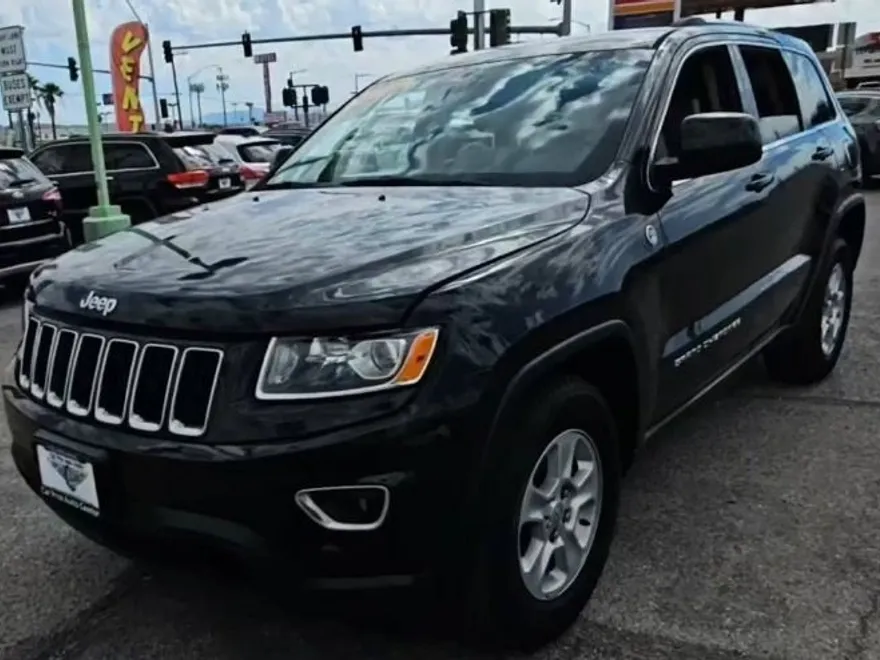 2015 Jeep Grand Cherokee Laredo photo 1