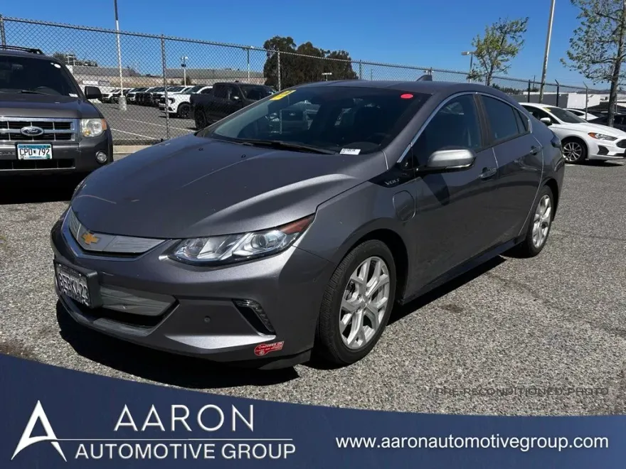 2018 Chevrolet Volt Premier photo 1