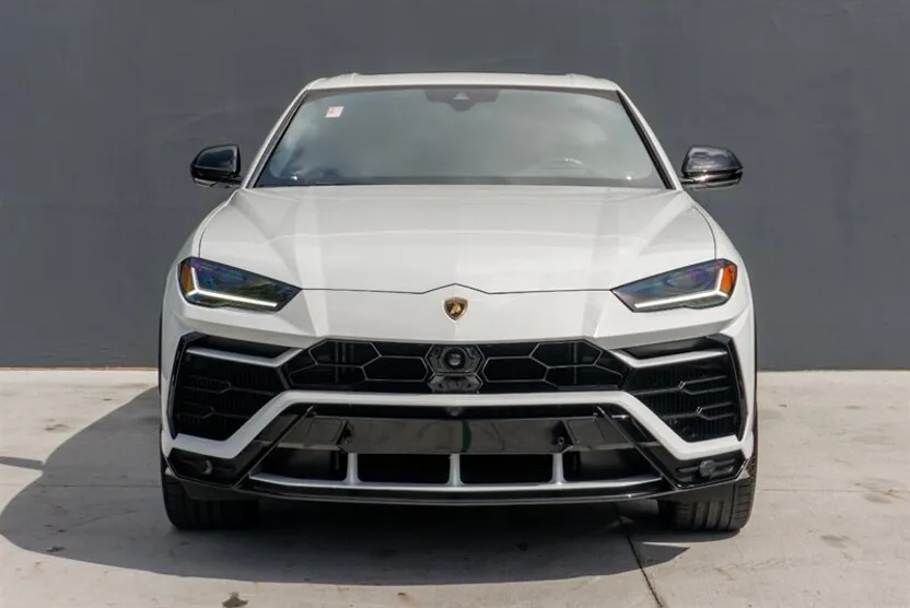 2021 Lamborghini Urus photo 1