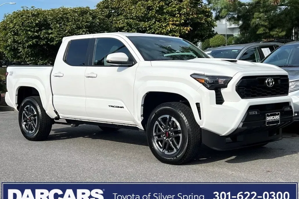2025 Toyota Tacoma TRD Sport photo 1