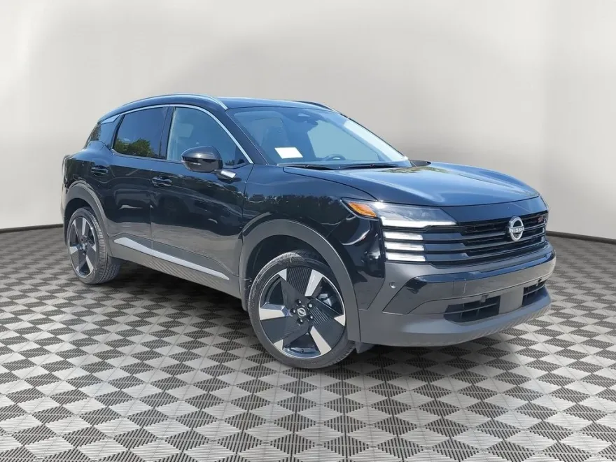 2025 Nissan Kicks SR photo 1