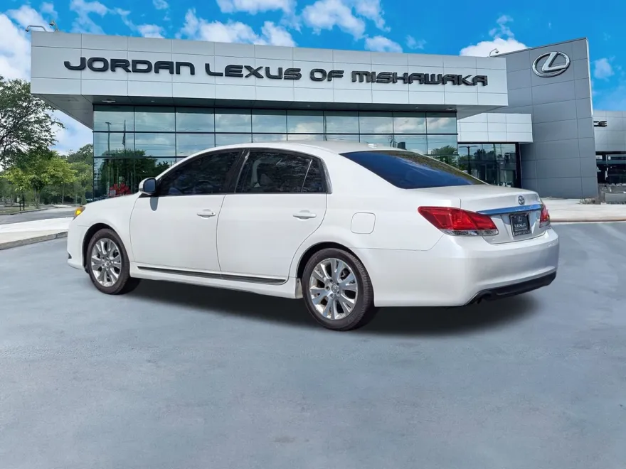 2011 Toyota Avalon Base photo 1