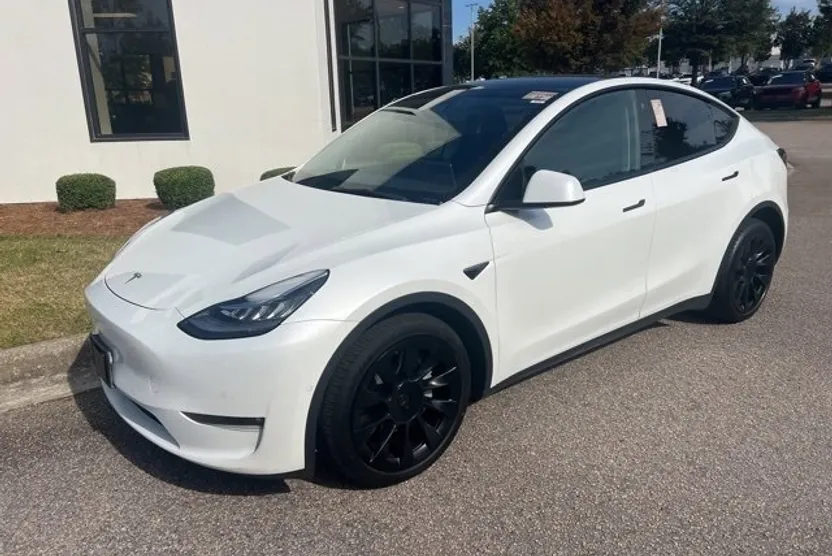 2022 Tesla Model Y Long Range photo 1