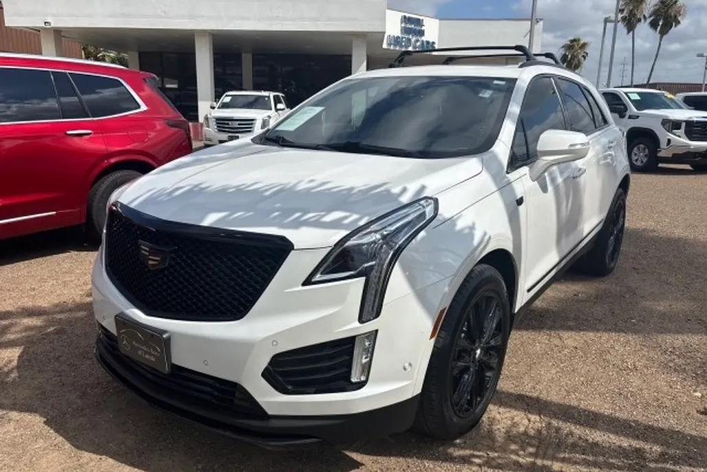 2021 Cadillac XT5 Sport photo 1