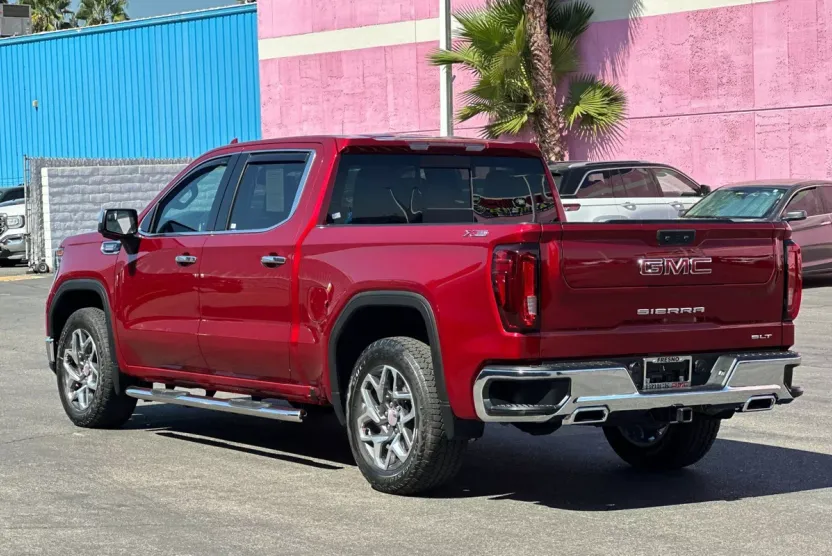2023 Gmc Sierra SLT photo 1