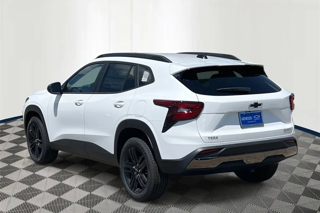 2025 Chevrolet Trax ACTIV photo 1
