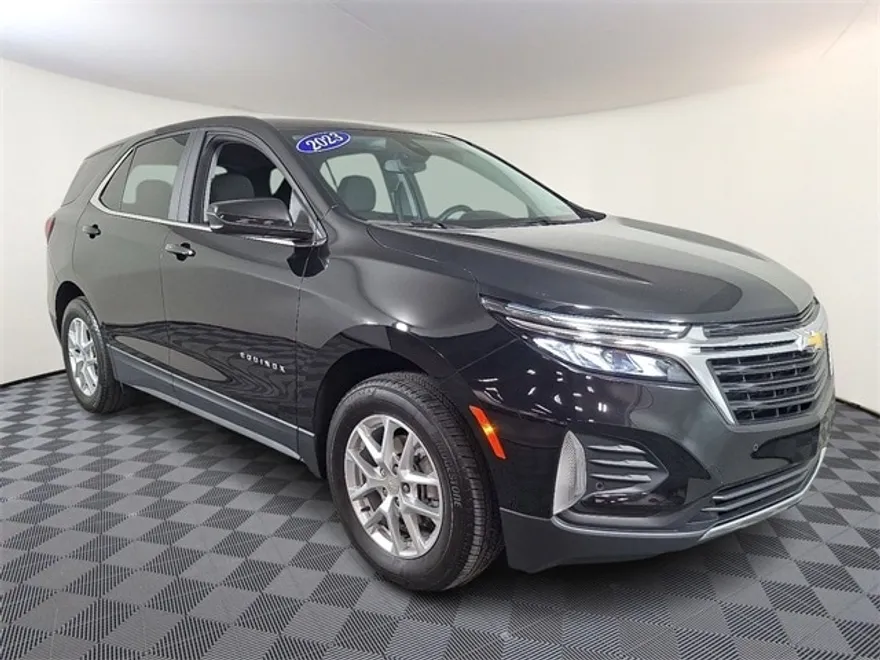 2023 Chevrolet Equinox LT photo 1