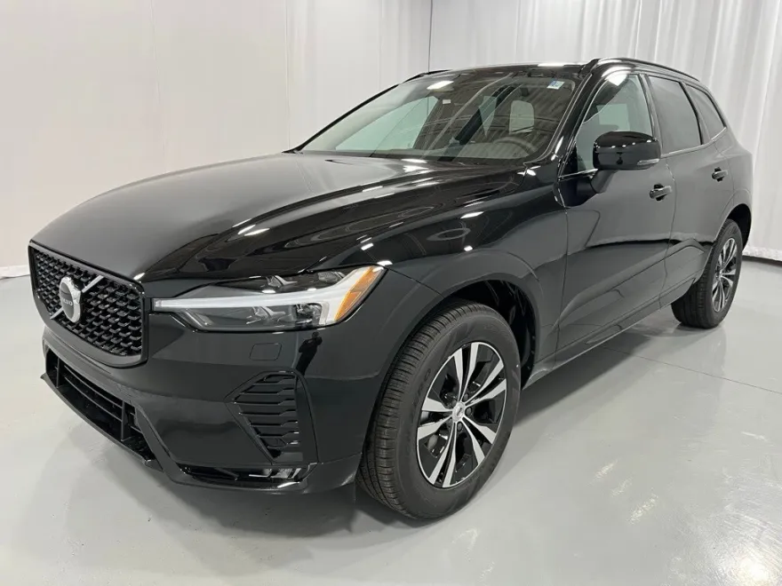 2025 Volvo XC60 B5 Core photo 1