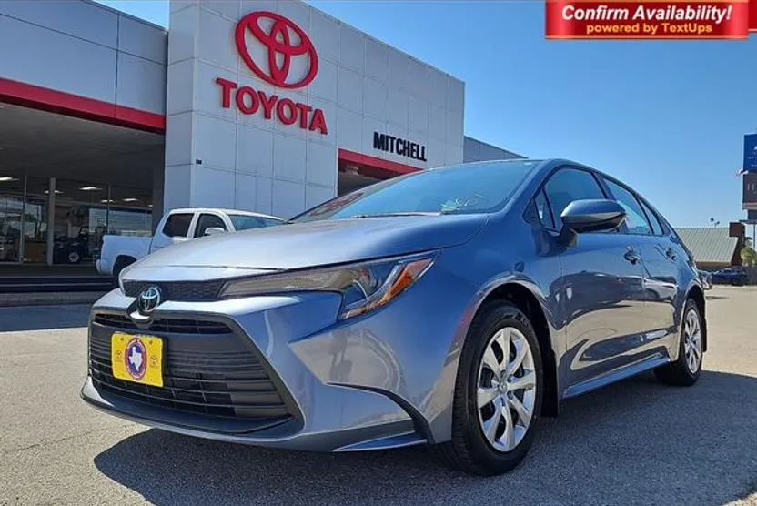 2026 Toyota Corolla LE photo 1