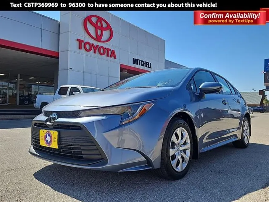 2026 Toyota Corolla LE photo 1