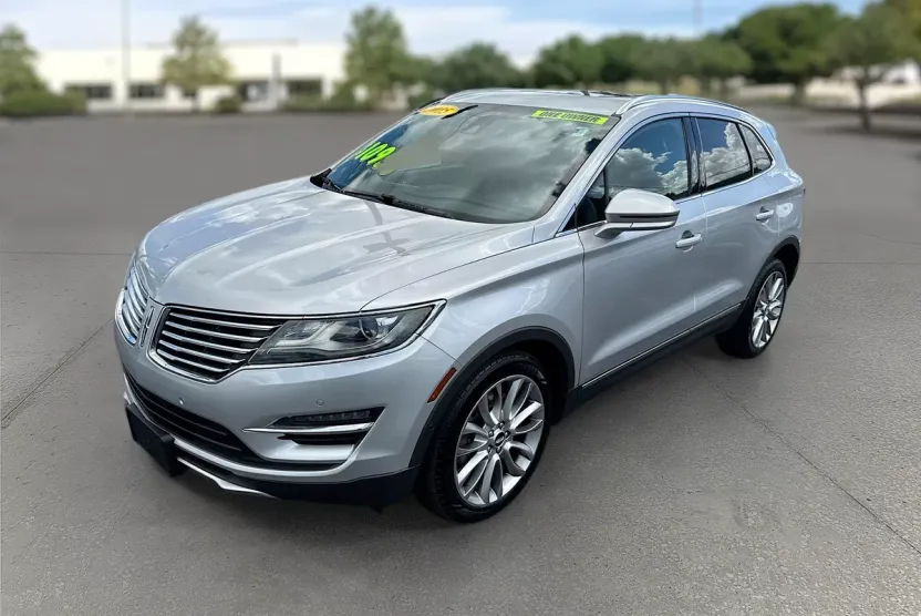 2015 Lincoln MKC Base photo 1