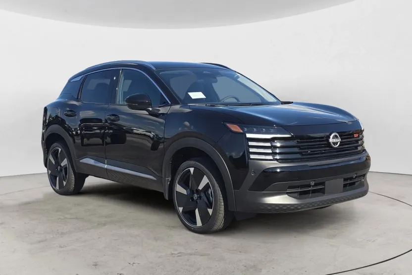 2026 Nissan Kicks SR photo 1