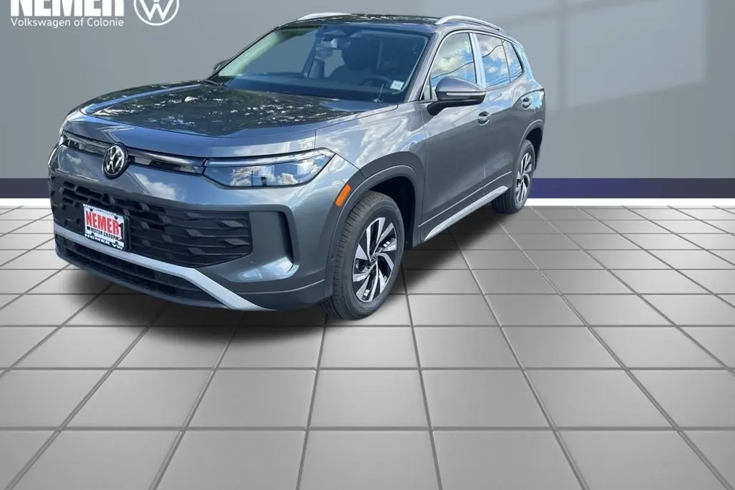 2025 Volkswagen Tiguan S photo 1