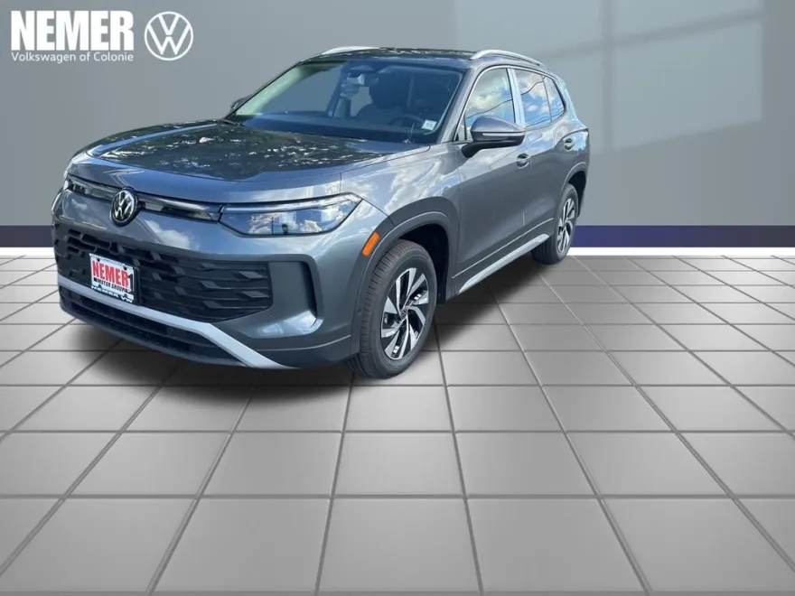 2025 Volkswagen Tiguan S photo 1