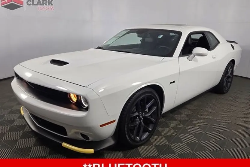 2023 Dodge Challenger R/T photo 1