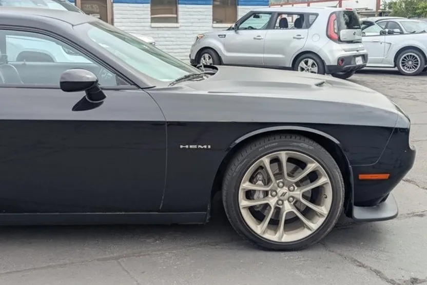 2020 Dodge Challenger R/T photo 1