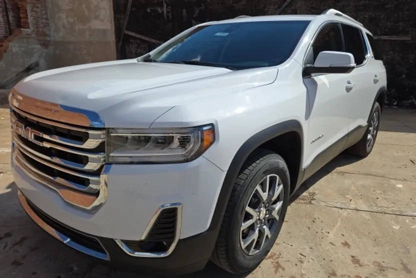 2023 Gmc Acadia SLT photo 1