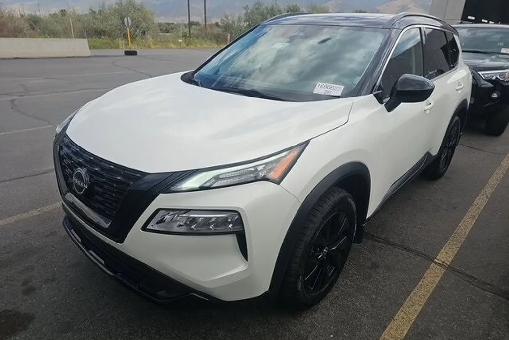 2023 Nissan Rogue SV photo 1