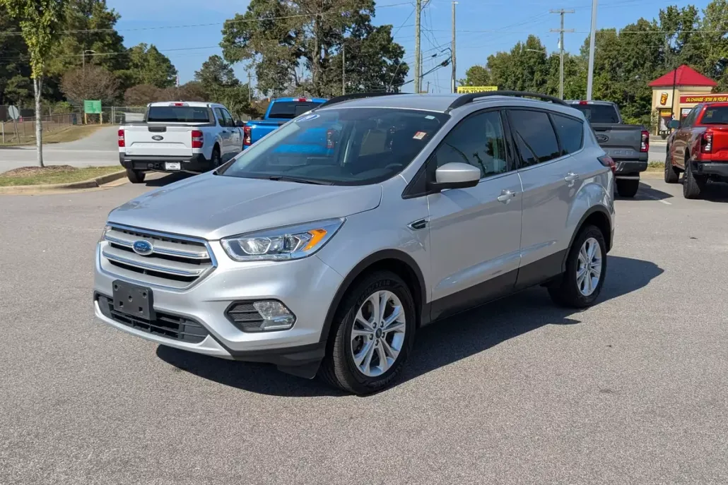 2019 Ford Escape SEL photo 1