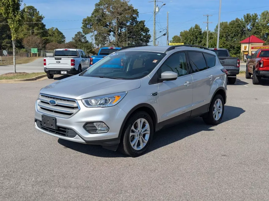 2019 Ford Escape SEL photo 1