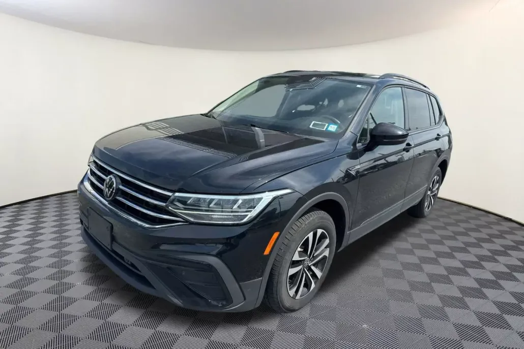 2022 Volkswagen Tiguan S photo 1